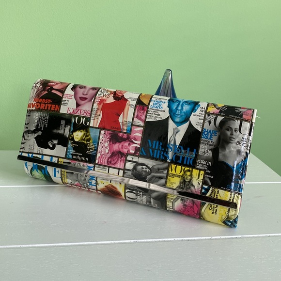 Magazine Print Purse - Picture 2 of 6